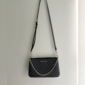 Michael kors crossbody.